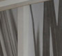 Adhesivo laminado mate en muros.